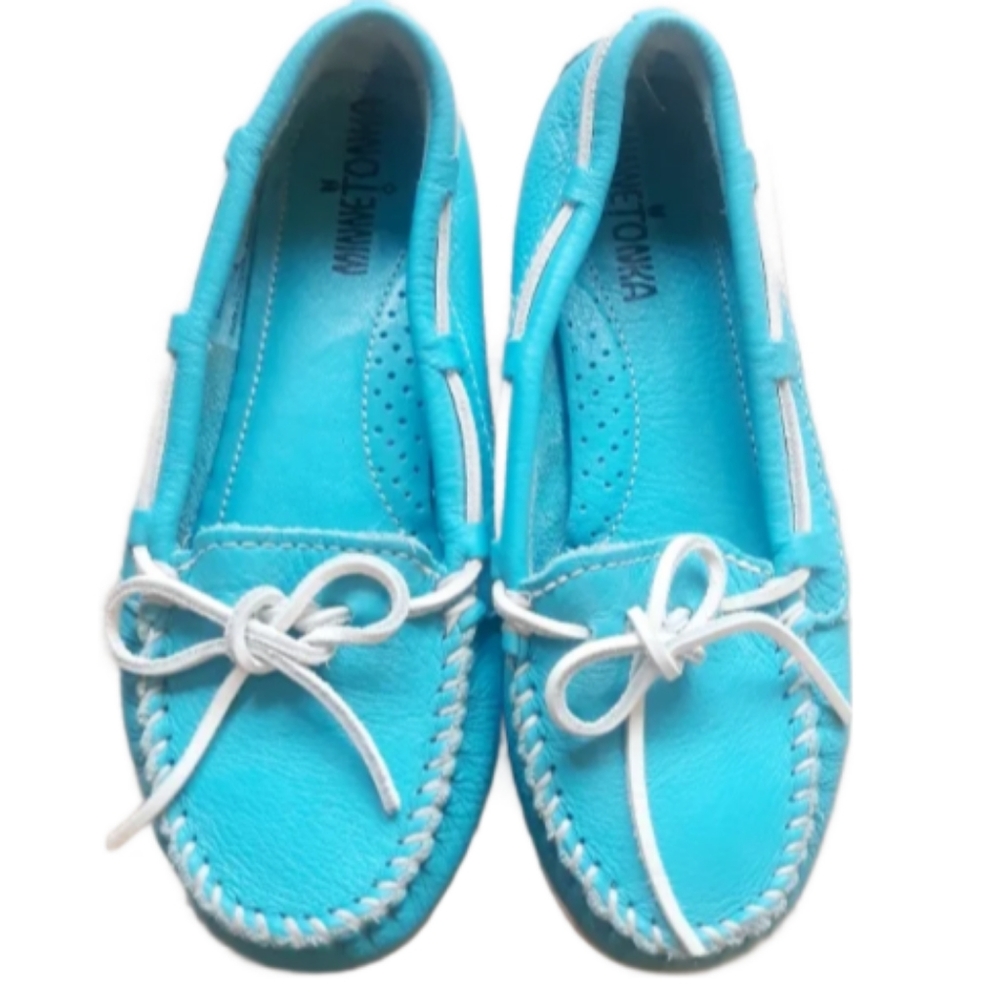 Vintage 1980's Minnetonka Leather Moccasins / Size 6.5 Turquoise Slip Ons Mocs